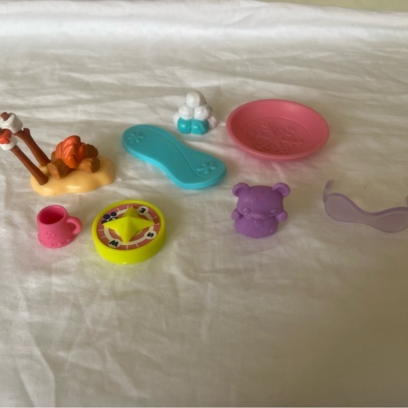 Littlest Pet Shop Winter Snow Fun Accessories Set - Picture 15 of 15